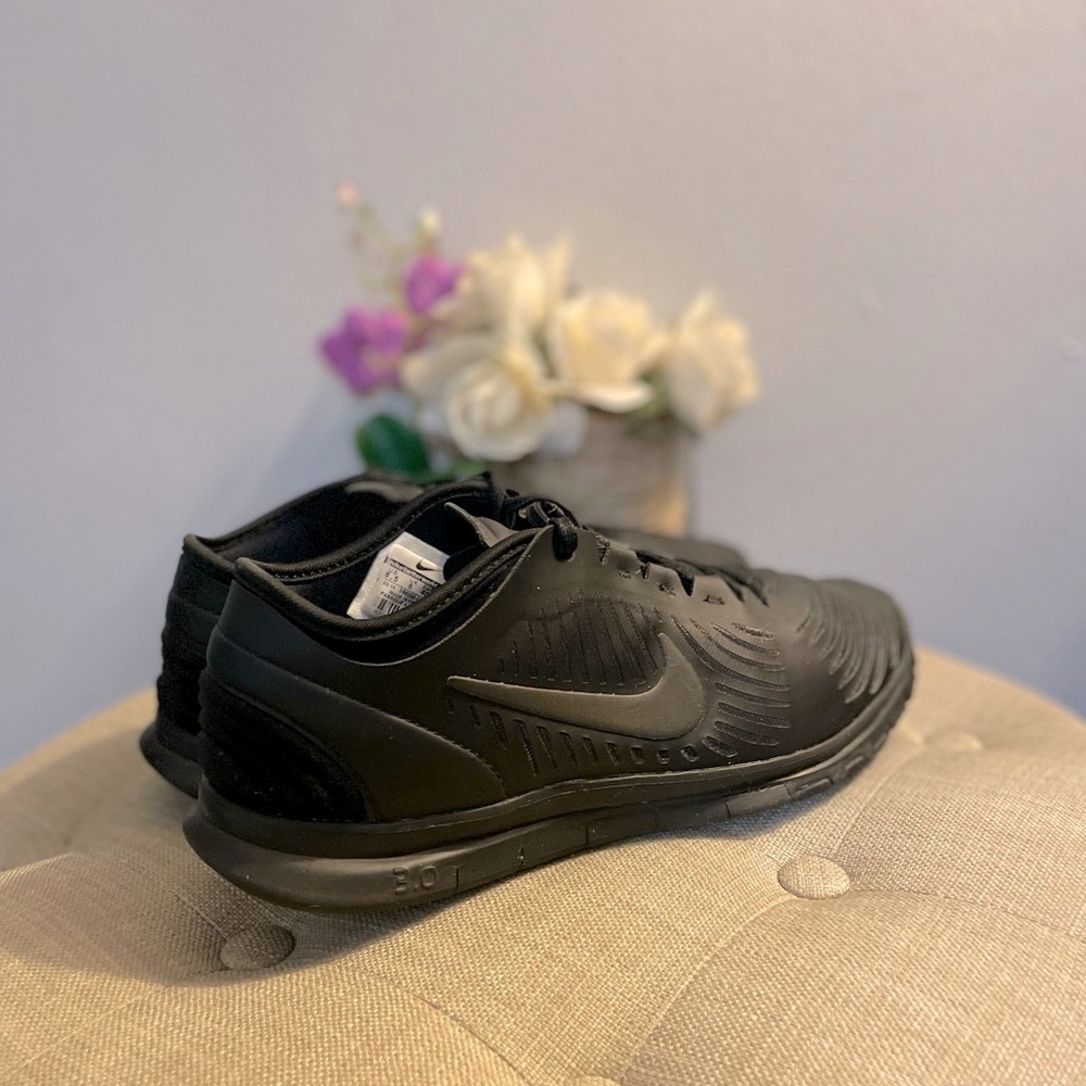 Nike Training Sneakers - Size 8.5 - Picture 9 of 12